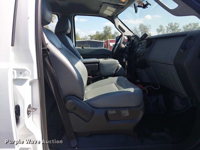 image for item DJ7863 2013 Ford F550 Super Duty utility / service truck