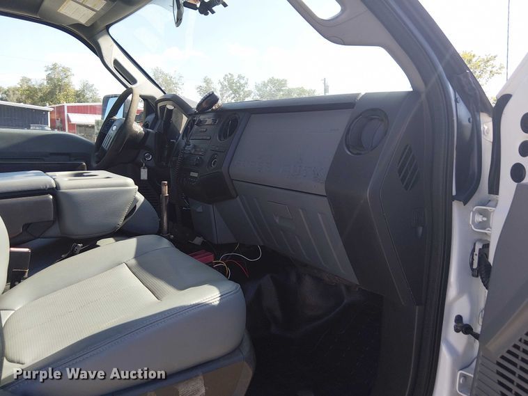 image for item DJ7863 2013 Ford F550 Super Duty utility / service truck