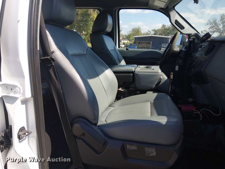 image for item DJ7863 2013 Ford F550 Super Duty utility / service truck