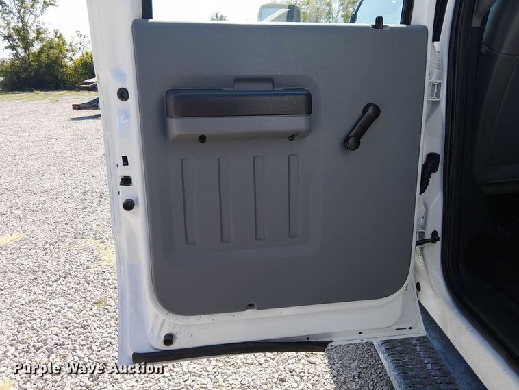 image for item DJ7863 2013 Ford F550 Super Duty utility / service truck