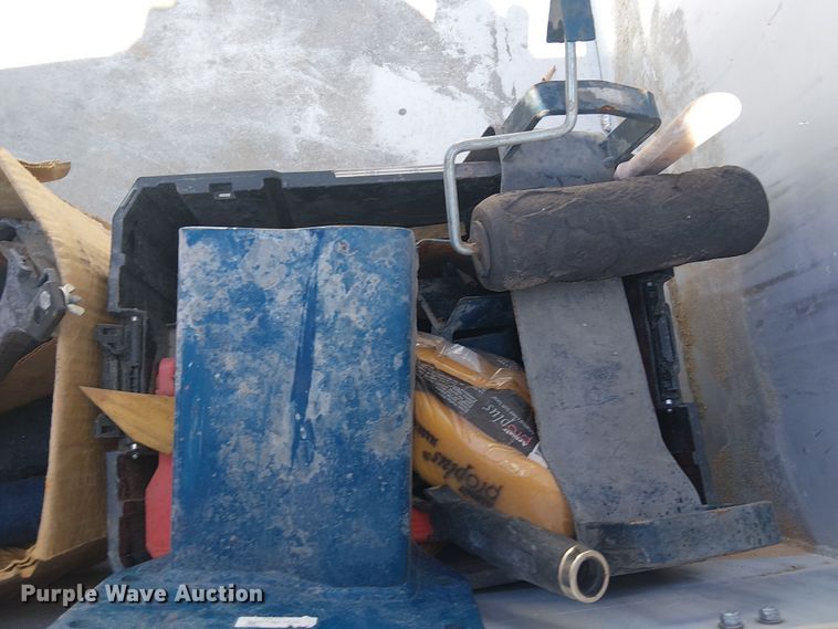 image for item DJ7864 Concrete equipment