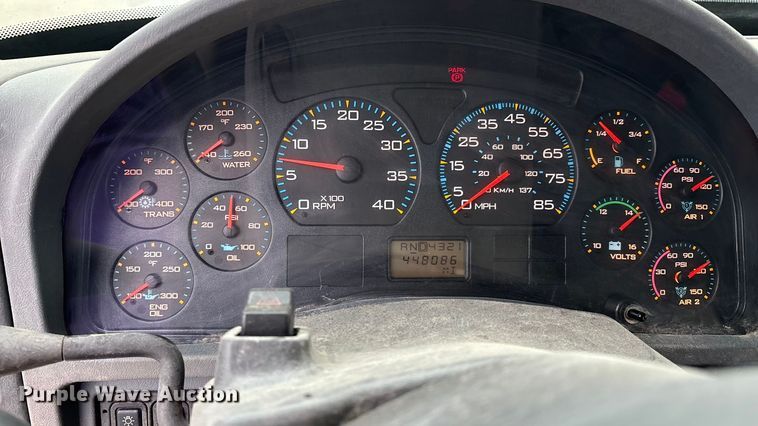 image for item DO1184 2007 International 7400 fuel truck