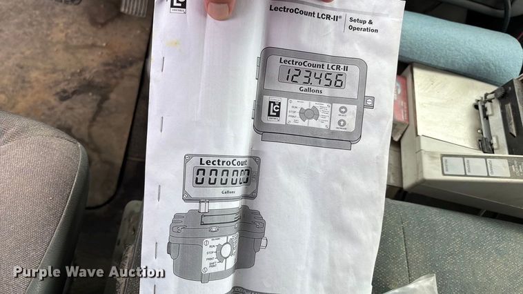 image for item DO1184 2007 International 7400 fuel truck