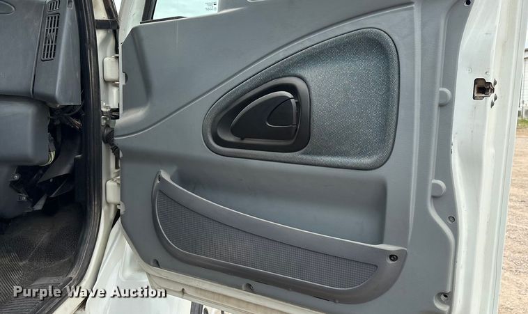 image for item DO1184 2007 International 7400 fuel truck