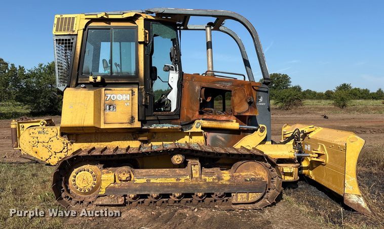 image for item DO1207 2002 John Deere 700H LT dozer