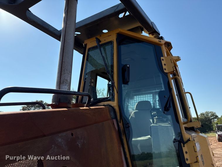 image for item DO1207 2002 John Deere 700H LT dozer