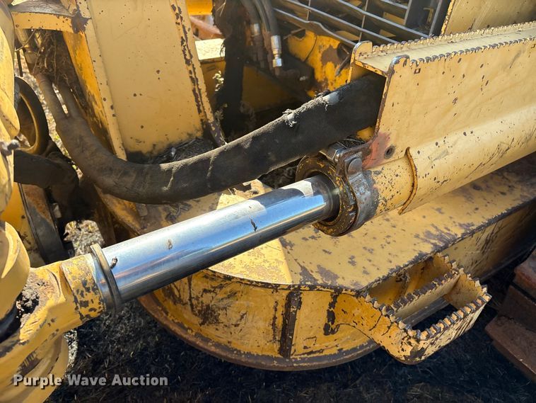 image for item DO1207 2002 John Deere 700H LT dozer