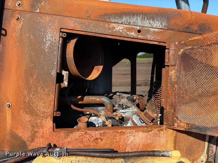 image for item DO1207 2002 John Deere 700H LT dozer