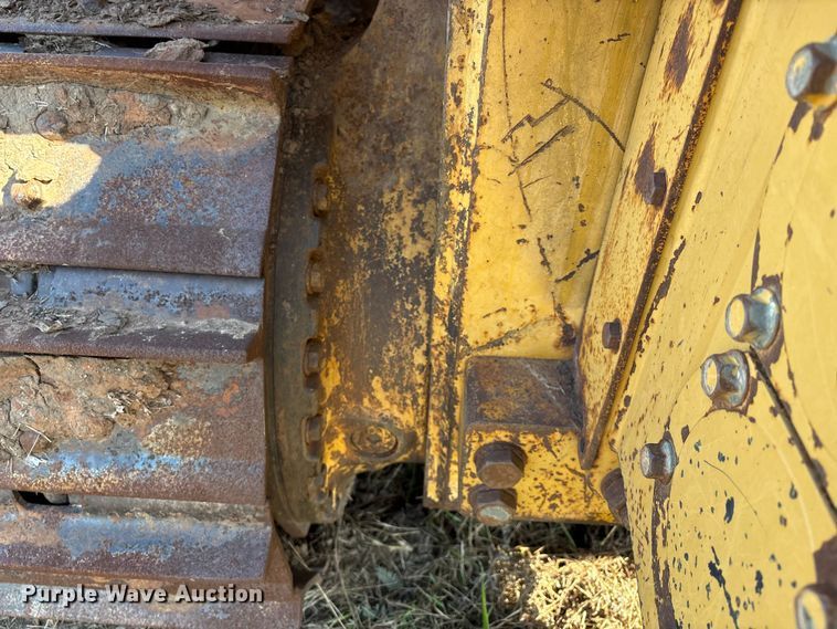 image for item DO1207 2002 John Deere 700H LT dozer