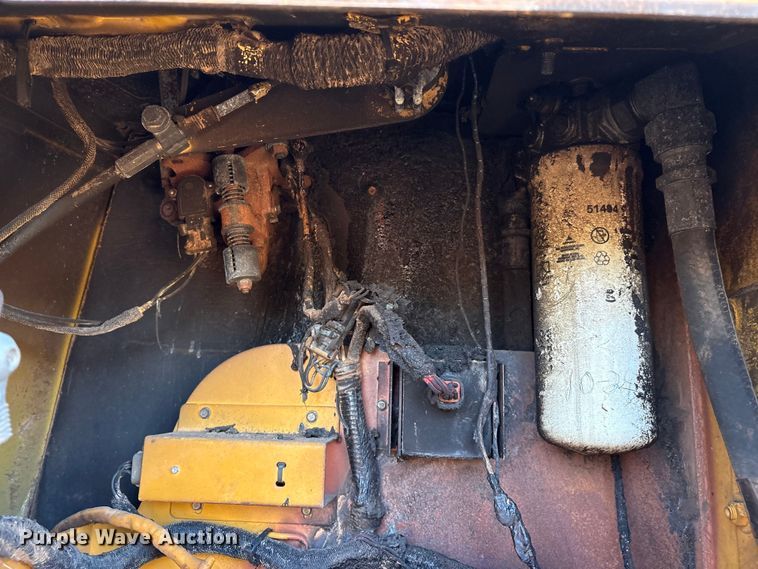 image for item DO1207 2002 John Deere 700H LT dozer