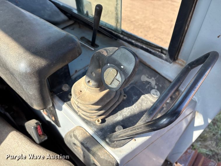 image for item DO1207 2002 John Deere 700H LT dozer