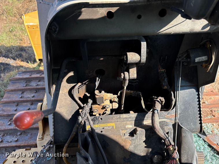 image for item DO1207 2002 John Deere 700H LT dozer