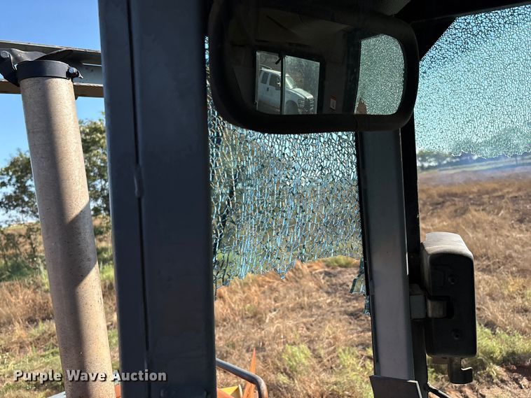 image for item DO1207 2002 John Deere 700H LT dozer