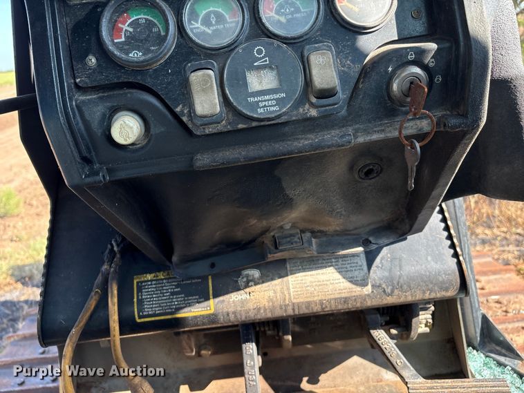 image for item DO1207 2002 John Deere 700H LT dozer