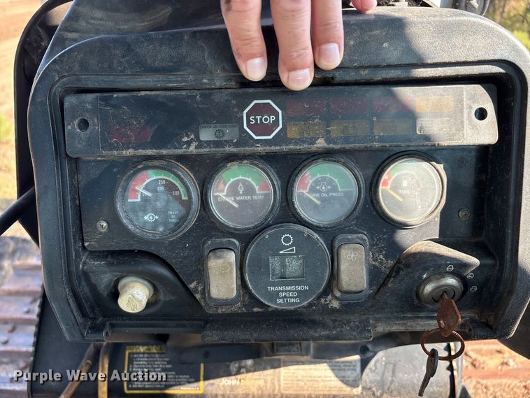 image for item DO1207 2002 John Deere 700H LT dozer