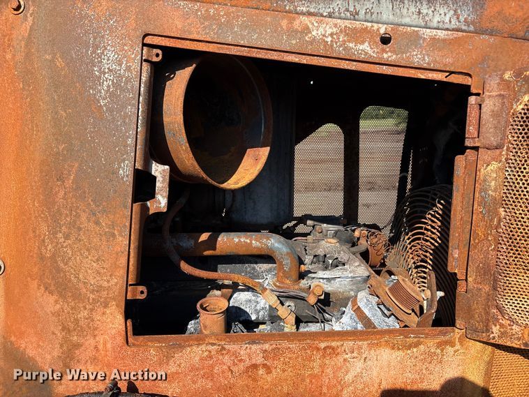 image for item DO1207 2002 John Deere 700H LT dozer