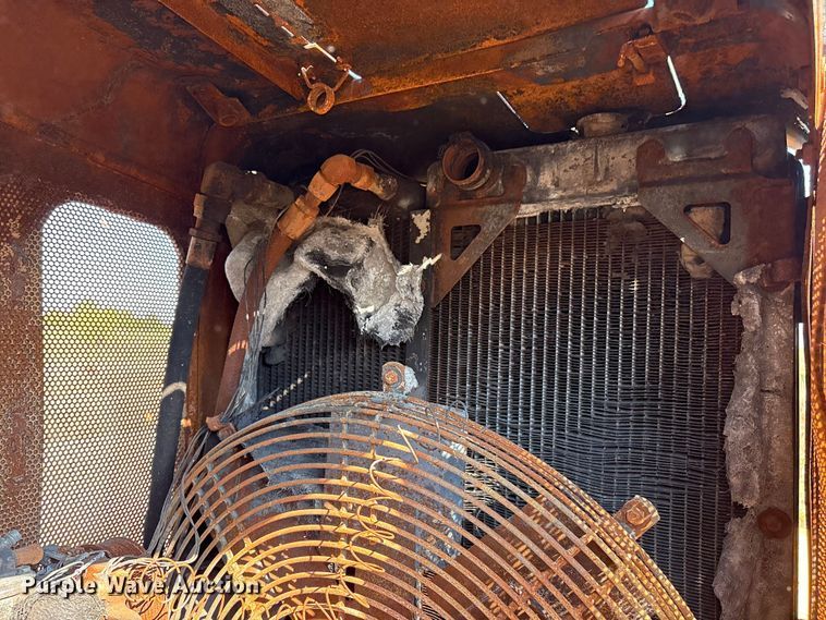 image for item DO1207 2002 John Deere 700H LT dozer