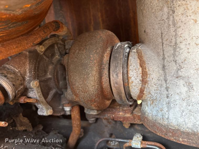 image for item DO1207 2002 John Deere 700H LT dozer