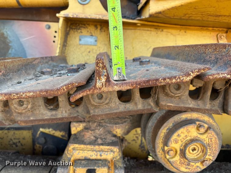 image for item DO1207 2002 John Deere 700H LT dozer