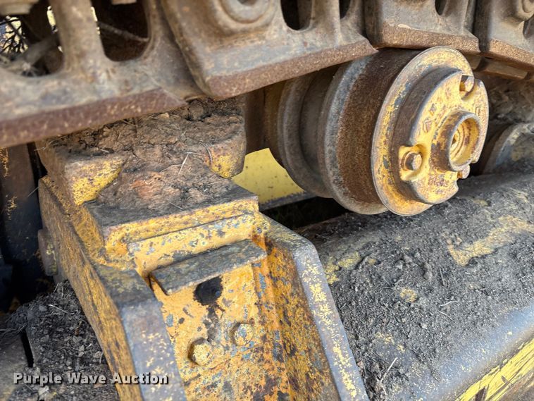 image for item DO1207 2002 John Deere 700H LT dozer