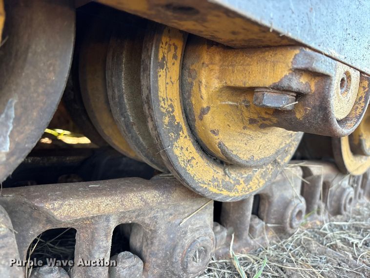 image for item DO1207 2002 John Deere 700H LT dozer