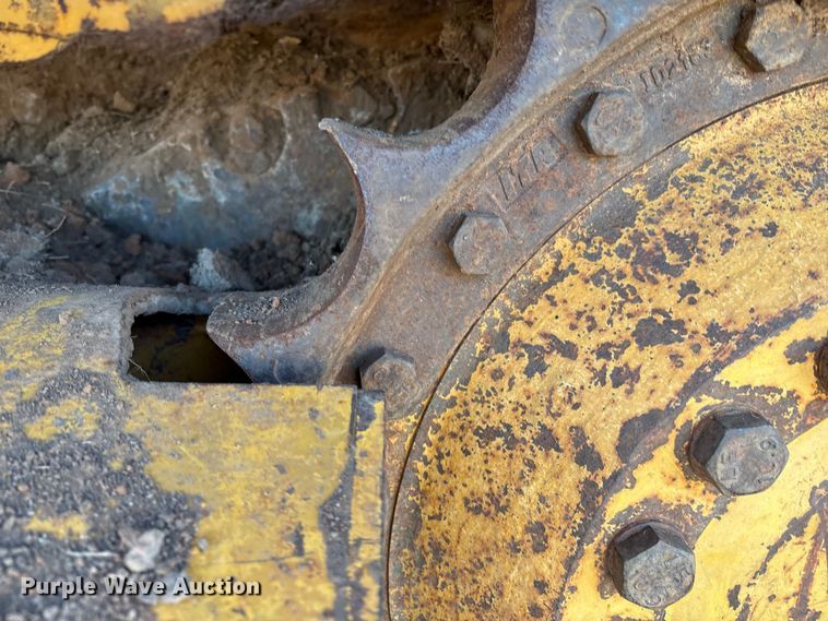 image for item DO1207 2002 John Deere 700H LT dozer