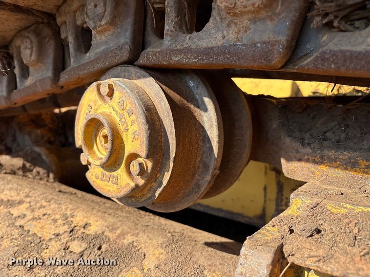 image for item DO1207 2002 John Deere 700H LT dozer