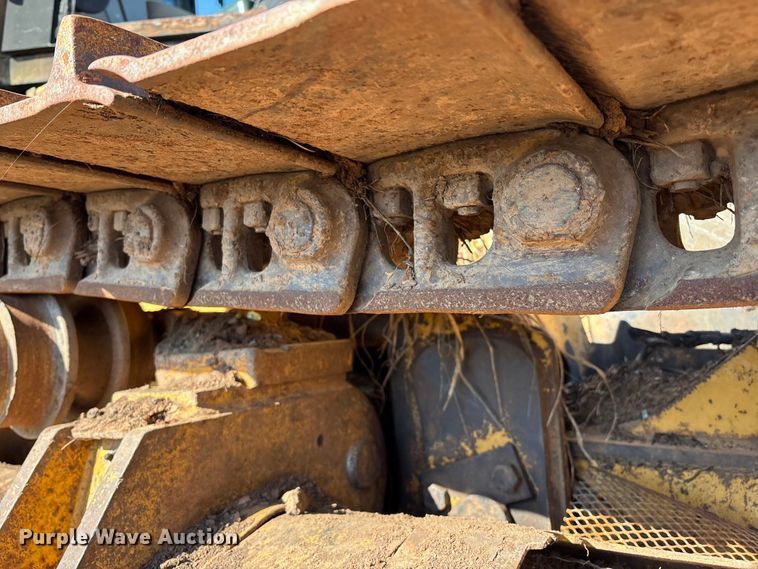 image for item DO1207 2002 John Deere 700H LT dozer