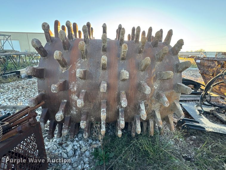 image for item DO2333 Sheepsfoot roller