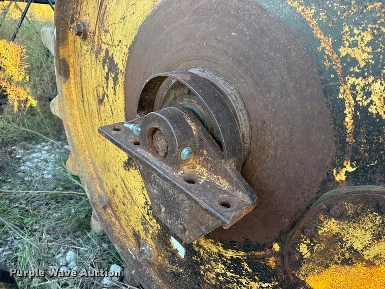 image for item DO2333 Sheepsfoot roller