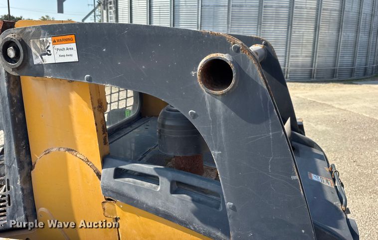 image for item DO2368 2011 John Deere 326D skid steer loader