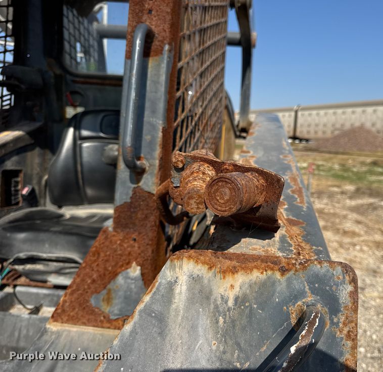 image for item DO2368 2011 John Deere 326D skid steer loader