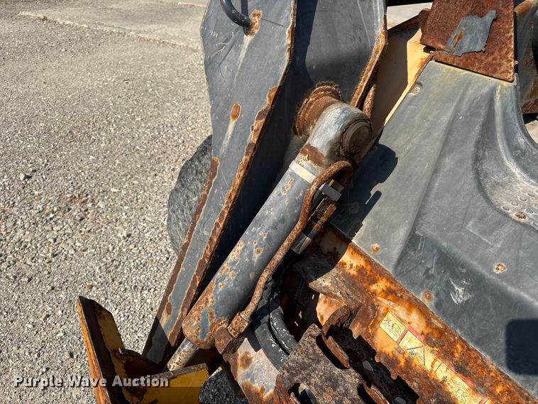 image for item DO2368 2011 John Deere 326D skid steer loader