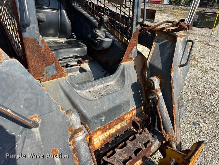 image for item DO2368 2011 John Deere 326D skid steer loader