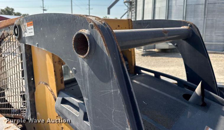 image for item DO2368 2011 John Deere 326D skid steer loader