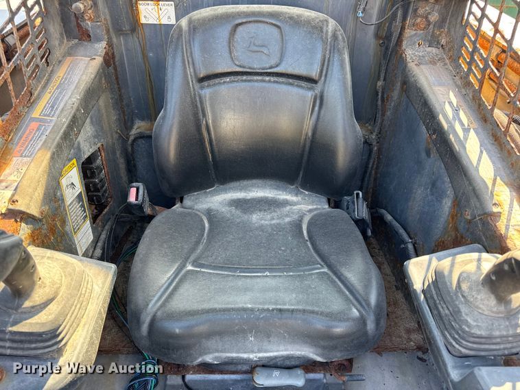 image for item DO2368 2011 John Deere 326D skid steer loader