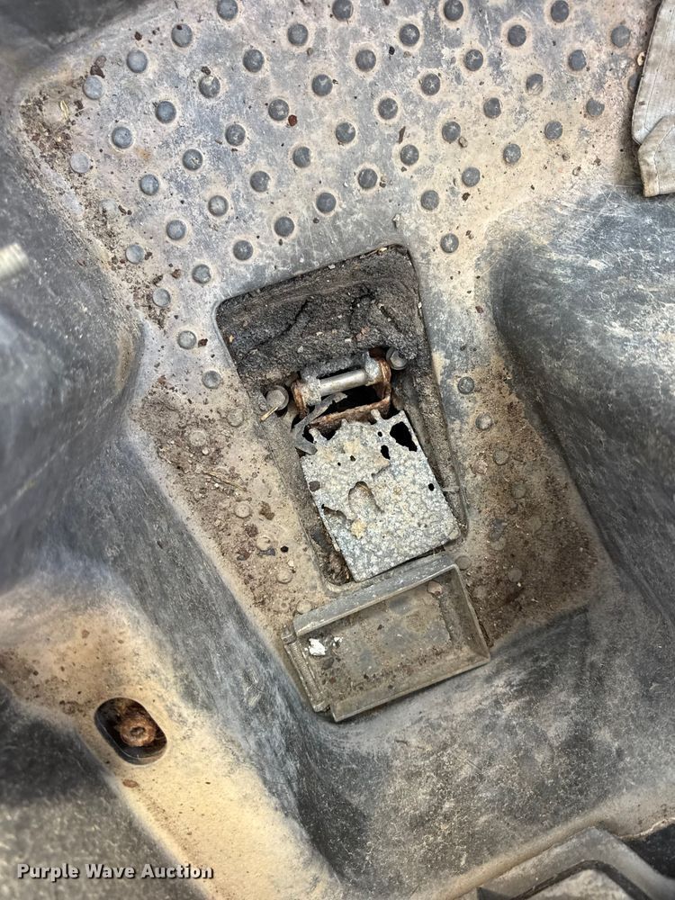 image for item DO2368 2011 John Deere 326D skid steer loader