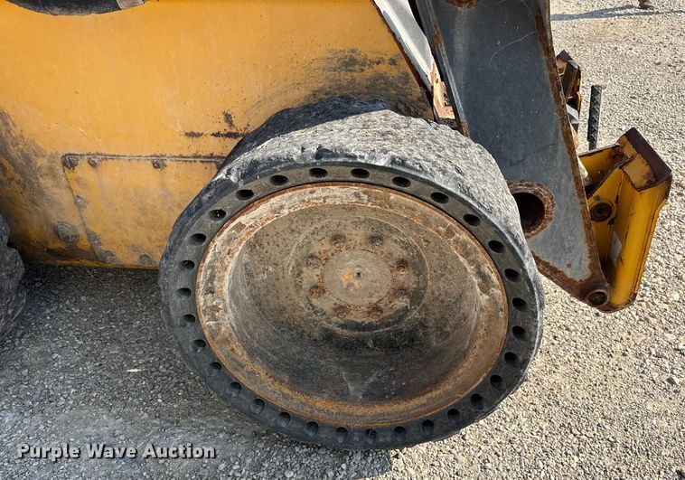 image for item DO2368 2011 John Deere 326D skid steer loader