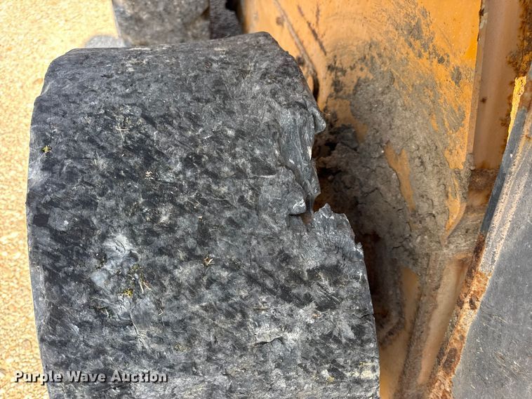 image for item DO2368 2011 John Deere 326D skid steer loader