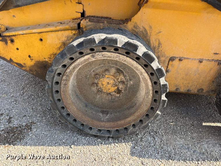 image for item DO2368 2011 John Deere 326D skid steer loader