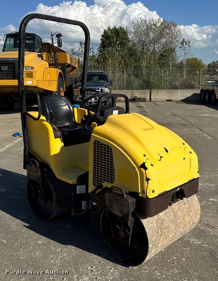 image for item DO2378 Wacker Neuson RD12A double drum vibratory roller