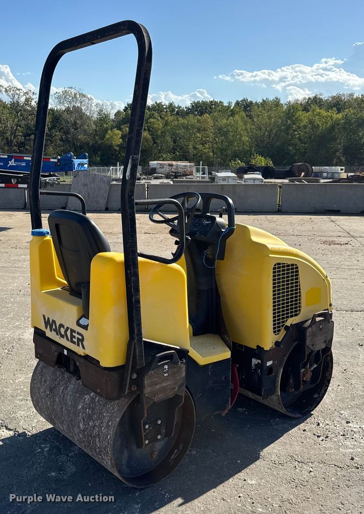 image for item DO2378 Wacker Neuson RD12A double drum vibratory roller