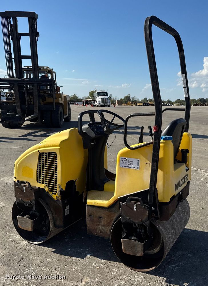 image for item DO2378 Wacker Neuson RD12A double drum vibratory roller
