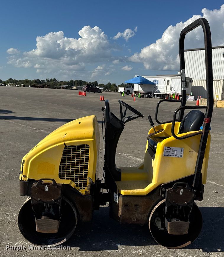image for item DO2378 Wacker Neuson RD12A double drum vibratory roller