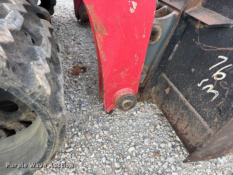 image for item DO2390 2017 Takeuchi TL10V2 tracked skid steer loader