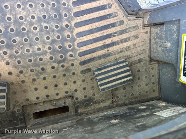 image for item DO2390 2017 Takeuchi TL10V2 tracked skid steer loader