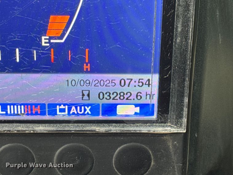 image for item DO2390 2017 Takeuchi TL10V2 tracked skid steer loader