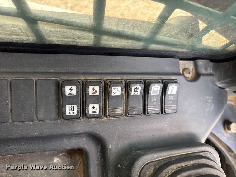 image for item DO2390 2017 Takeuchi TL10V2 tracked skid steer loader