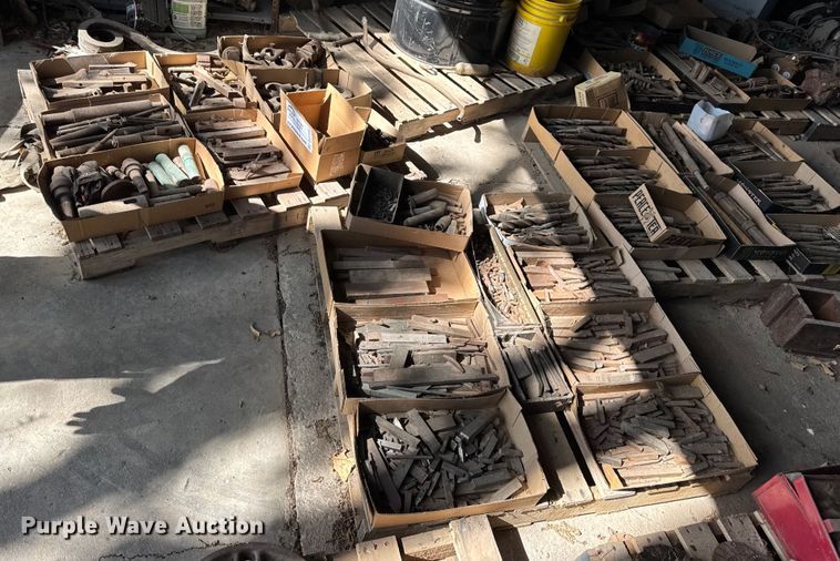 image for item DO2398 (4) pallets of tools