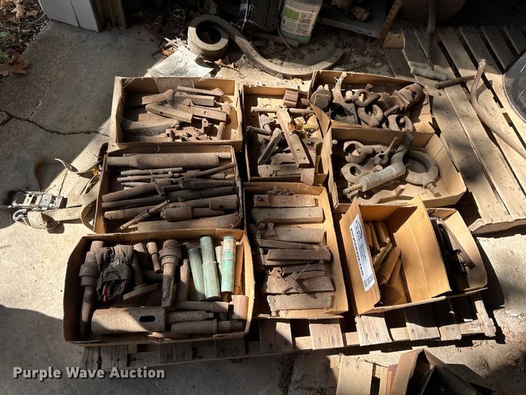 image for item DO2398 (4) pallets of tools